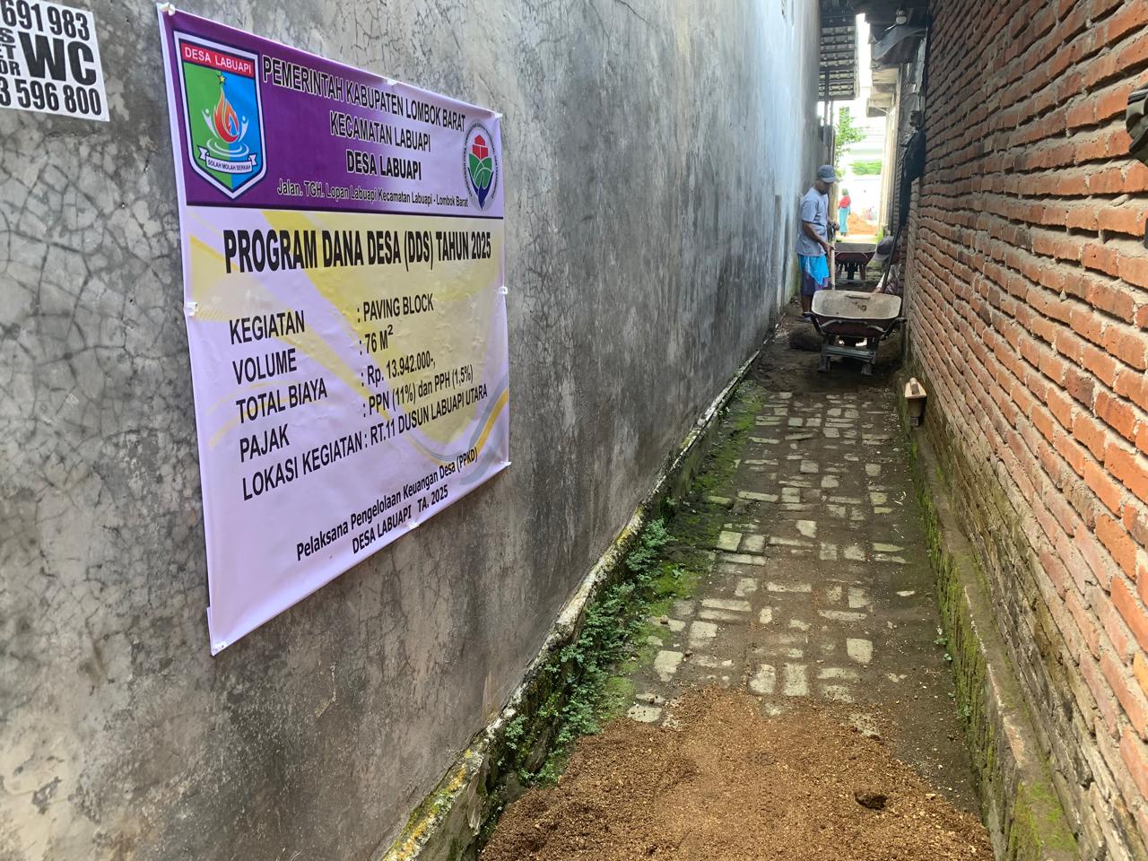 Pemasangan Paving Blok di RT.11 Dusun Labuapi Utara