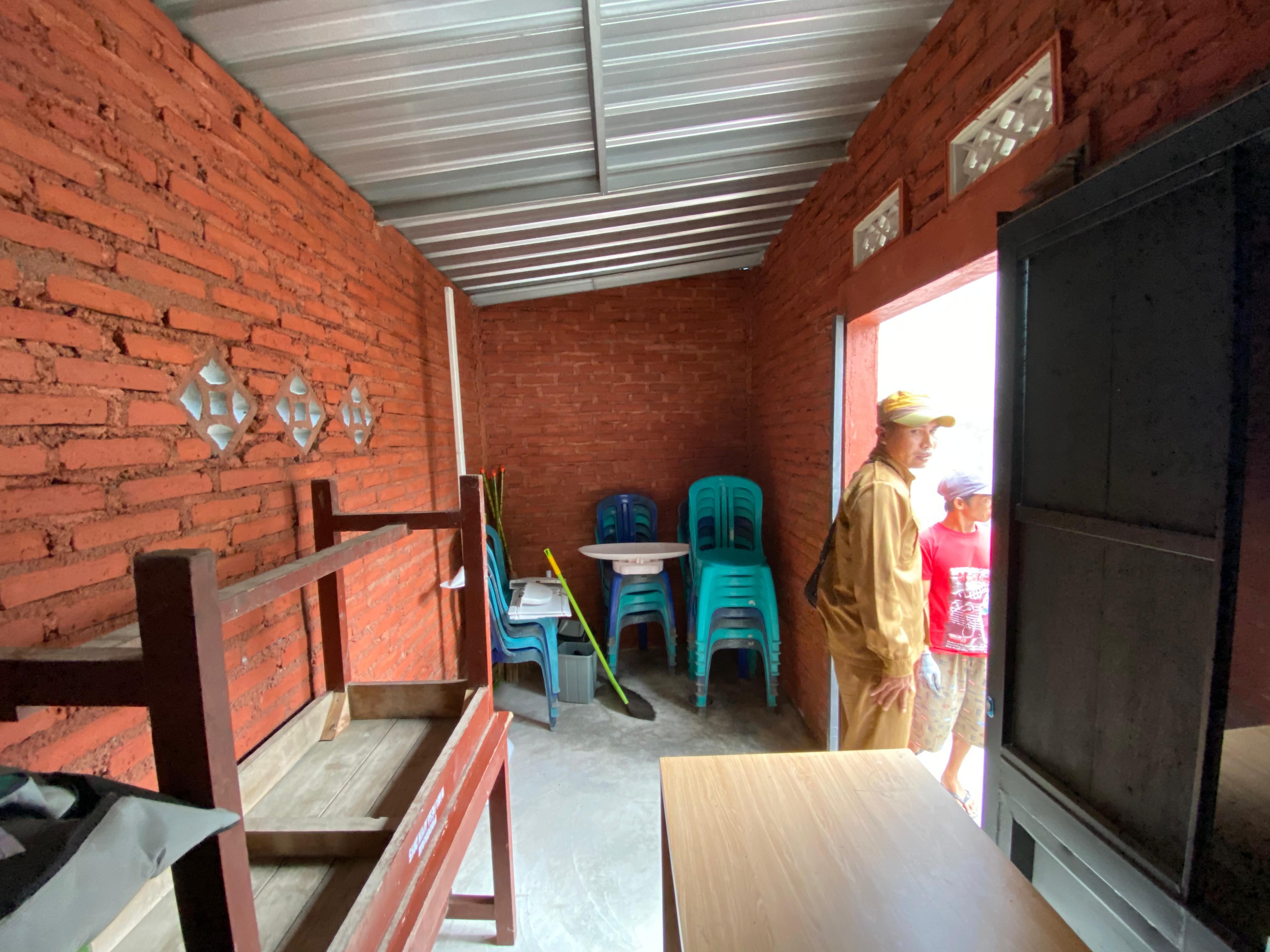 Pembangunan Kamar Mandi Posyandu di RT.11 Dusun Labuapi Utara